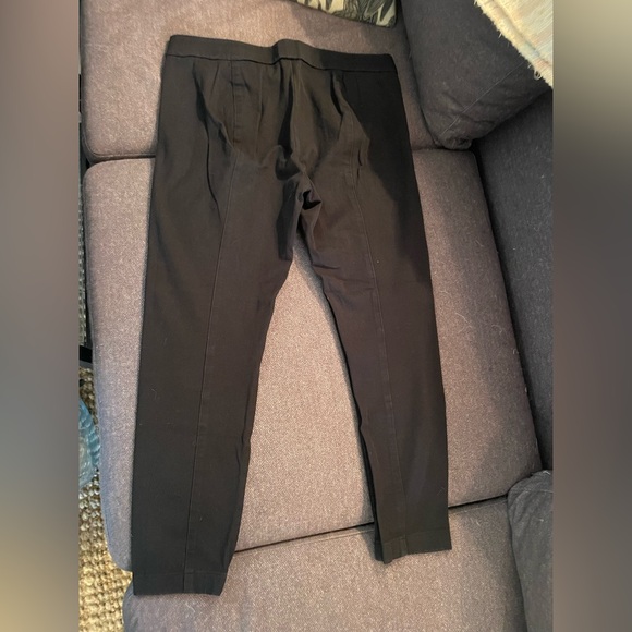 Capris - Picture 5 of 6